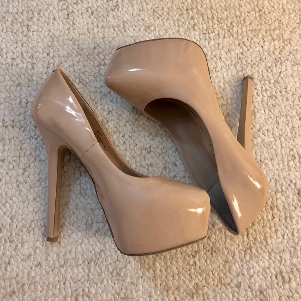 Steve Madden Nude Platform Pumps Sz 8